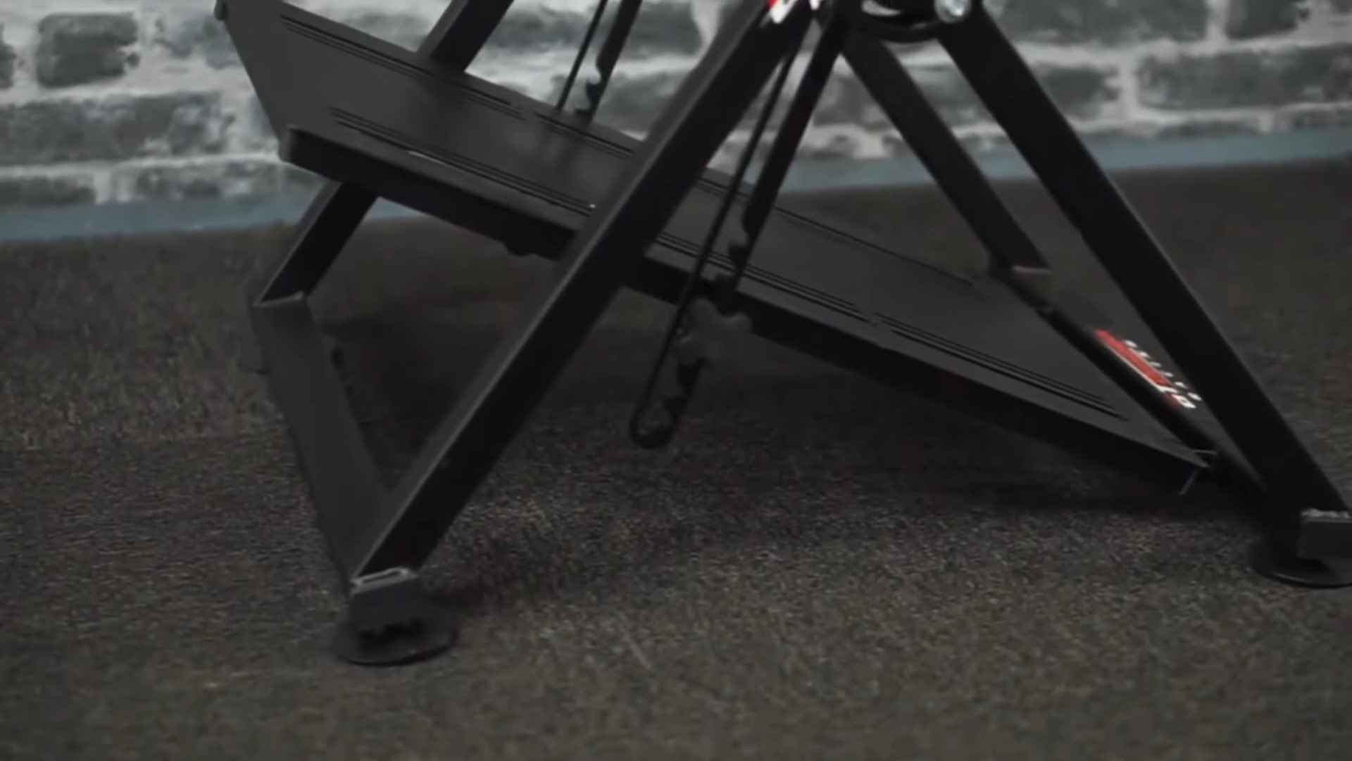 GT Omega APEX Wheel Stand